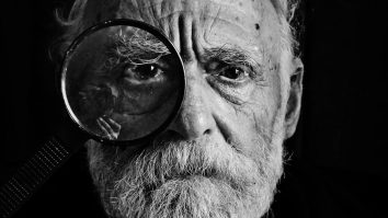 O Homem de metal 4 Rosto de homem idoso