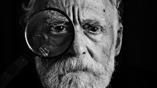 Rosto de homem idoso